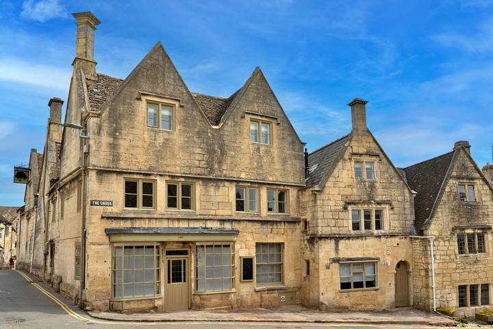 Holiday rental for 24 people in Stroud