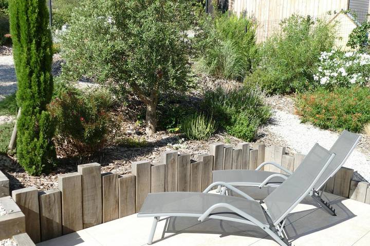 Location de vacances pour 8 personnes, avec vue ainsi que vue sur le lac et jardin à Liausson - 4