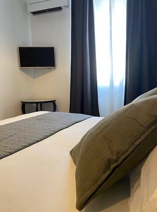 Chambres d'hôtes L'Atrium - Chambre Côme in Dijon, Région de Dijon