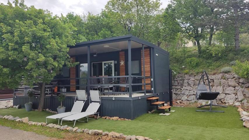 Camping pour 4 personnes, avec piscine ainsi que terrasse et vue, animaux acceptés à Klenovica - 2