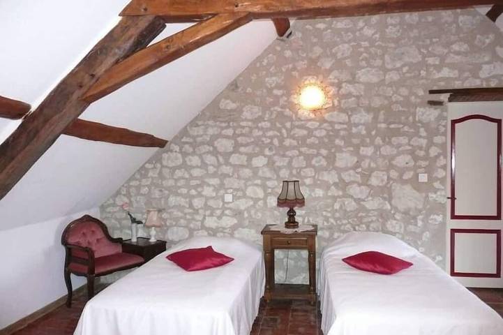 Location de vacances pour 6 personnes, avec Terrasse et Jardin à Cussay - 2