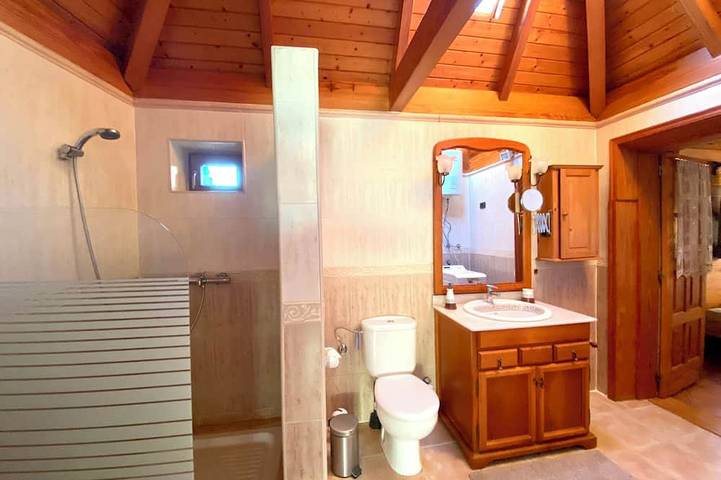 Dreamy Canarian Casita with Huge Terrace, Sauna and Spectacular Views in La Vega (Canary Island), Icod de los Vinos