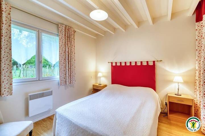 Location de vacances pour 3 personnes, avec terrasse et jardin à Theuville-aux-Maillots - 2