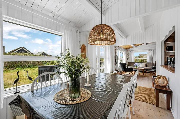 Awesome home in Hvide Sande w/ WiFi and 3 Bedrooms in Bjerregård, Holmsland Klit