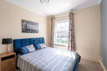 Holiday Rental for 6 People in Kingston upon Thames, London, Photo 2