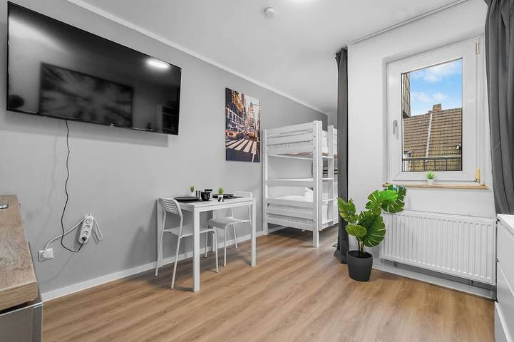 Appartement entier, Basic but comfortable, cosi - 30 min to DUsseldorf exhibition/fair, great value in Homberg/Ruhrort/Baerl, Duisbourg