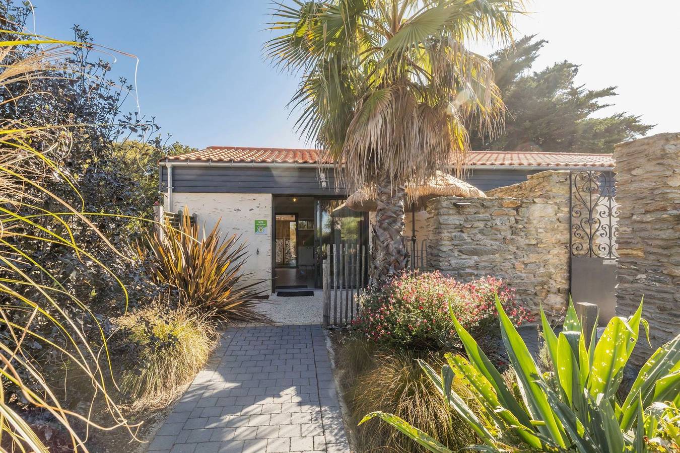 Gîte 2 pers. avec Spa et piscine, à 1.5 km de la plage in Les Moutiers-en-Retz, Côte de Jade