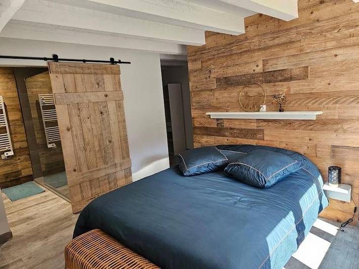 Location de vacances pour 8 personnes, avec jardin ainsi que piscine et vue à Celles-sur-Plaine