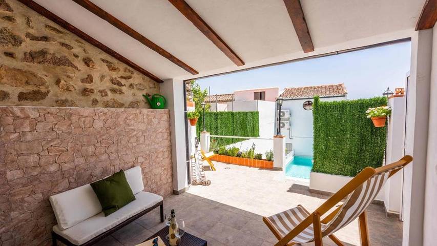 Casa rural para 6 personas, con terraza y piscina en Cortes de la Frontera