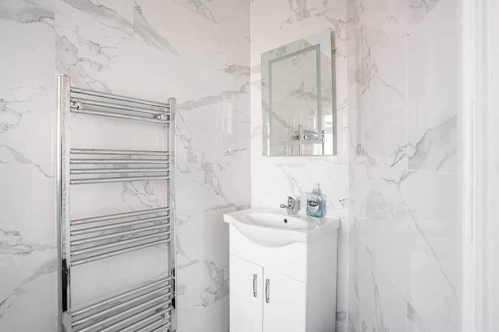 Ganze Wohnung, Moydom- Cosy one bed apartment- 2 mins from Gants Hill Tube station in Redbridge, London