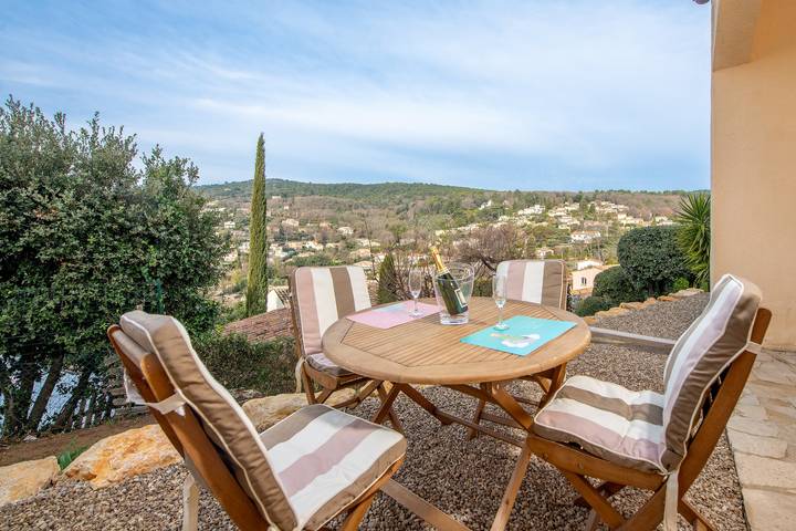 Gîte pour 4 personnes, avec piscine ainsi que jardin et terrasse dans Parc naturel régional des Préalpes d'Azur - 4