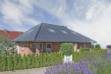 Ferienhaus für 8 Personen, mit Garten und Terrasse in Drei Kaiserbäder