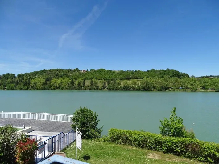 Ferienwohnung für 4 Personen, mit Garten und Pool sowie Ausblick und Seeblick - 1