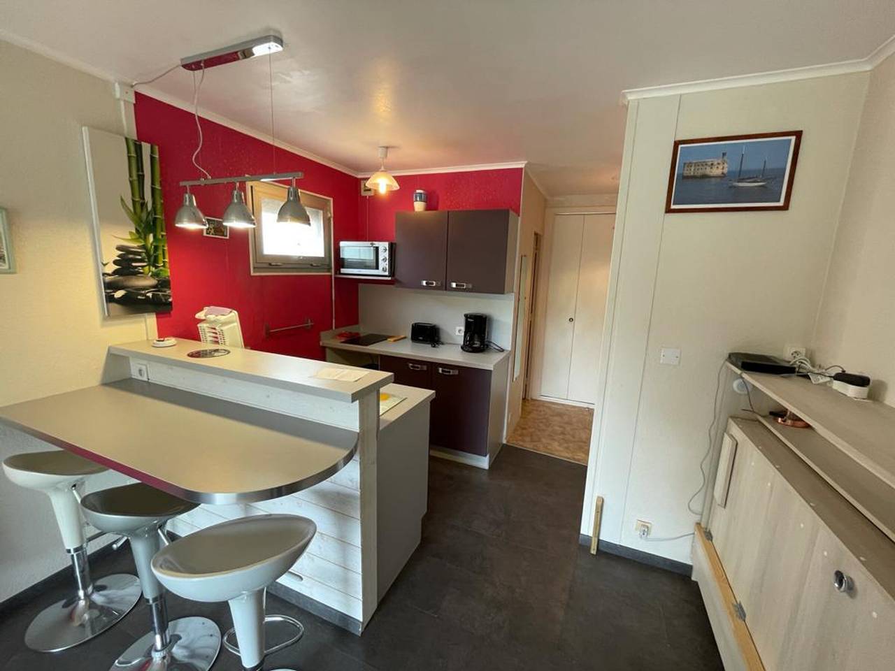 Studio entier, Studio calme à 2 pas de la plage avec balcon et garage in Saint-Georges-de-Didonne, Côte de Beauté