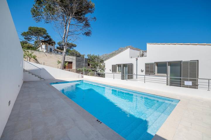 Vacation Home Molins 6 with Sea View, Pool, Wi-Fi, A/C & Terrace in Cala Sant Vicenc, Pollença