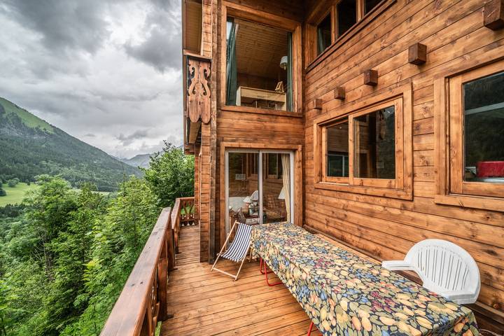 Traditioneel familiechalet met groot terras en prachtig bergzicht in Châtel, Les Portes du Soleil