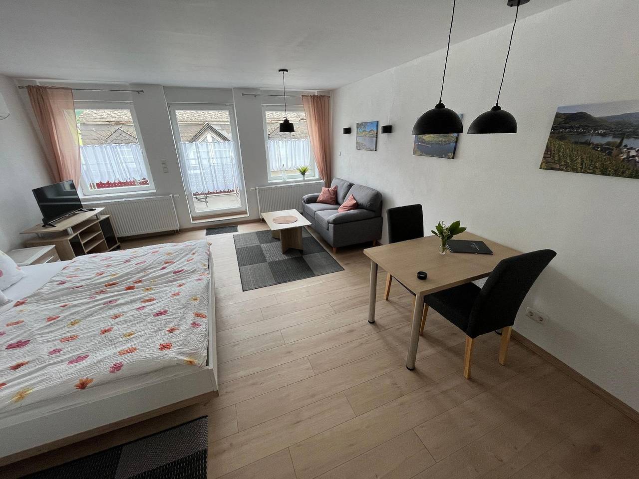 Ganze Ferienwohnung, Fewo "Haus Budinger" mit Wallbox in Alf, Traben-Trarbach und Umbegung