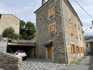 Gîte pour 7 personnes, avec terrasse à Angoustrine-Villeneuve-des-Escaldes