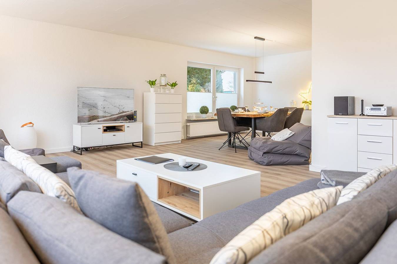 Haus Libelle: Modernes Ferienhaus mit Garten, Gasgrill & Wlan für 4 Gäste in Leck, Grünes Binnenland