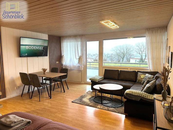 Ferienwohnung für 4 Personen, mit Ausblick und Pool sowie Balkon in Oberteuringen