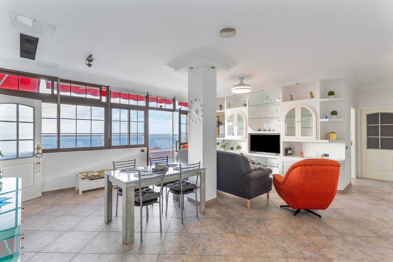 Maison de vacances 'Crisol' avec vue sur la mer, terrasse privée et Wi-Fi in Mesa del Mar, Tacoronte