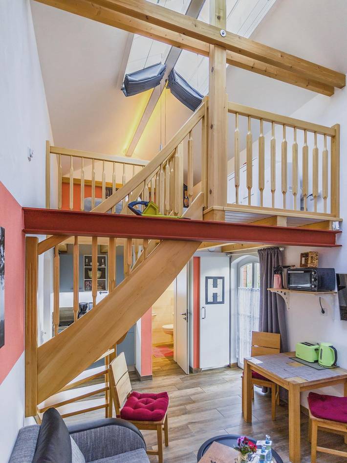 Ganze Ferienwohnung, Bahnhäuschen mit Dusche, Bad und Wc in Droyßig, Saale-Unstrut