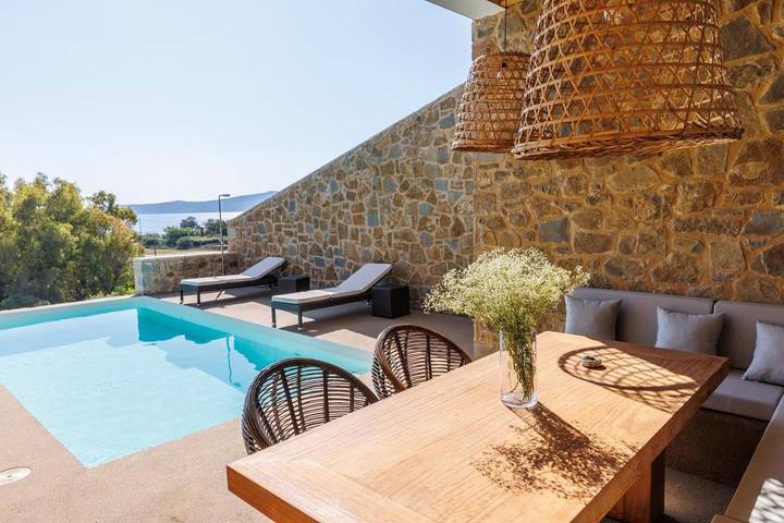 Location de vacances pour 4 personnes, avec jardin ainsi que piscine et vue, animaux acceptés dans Gialova - 2