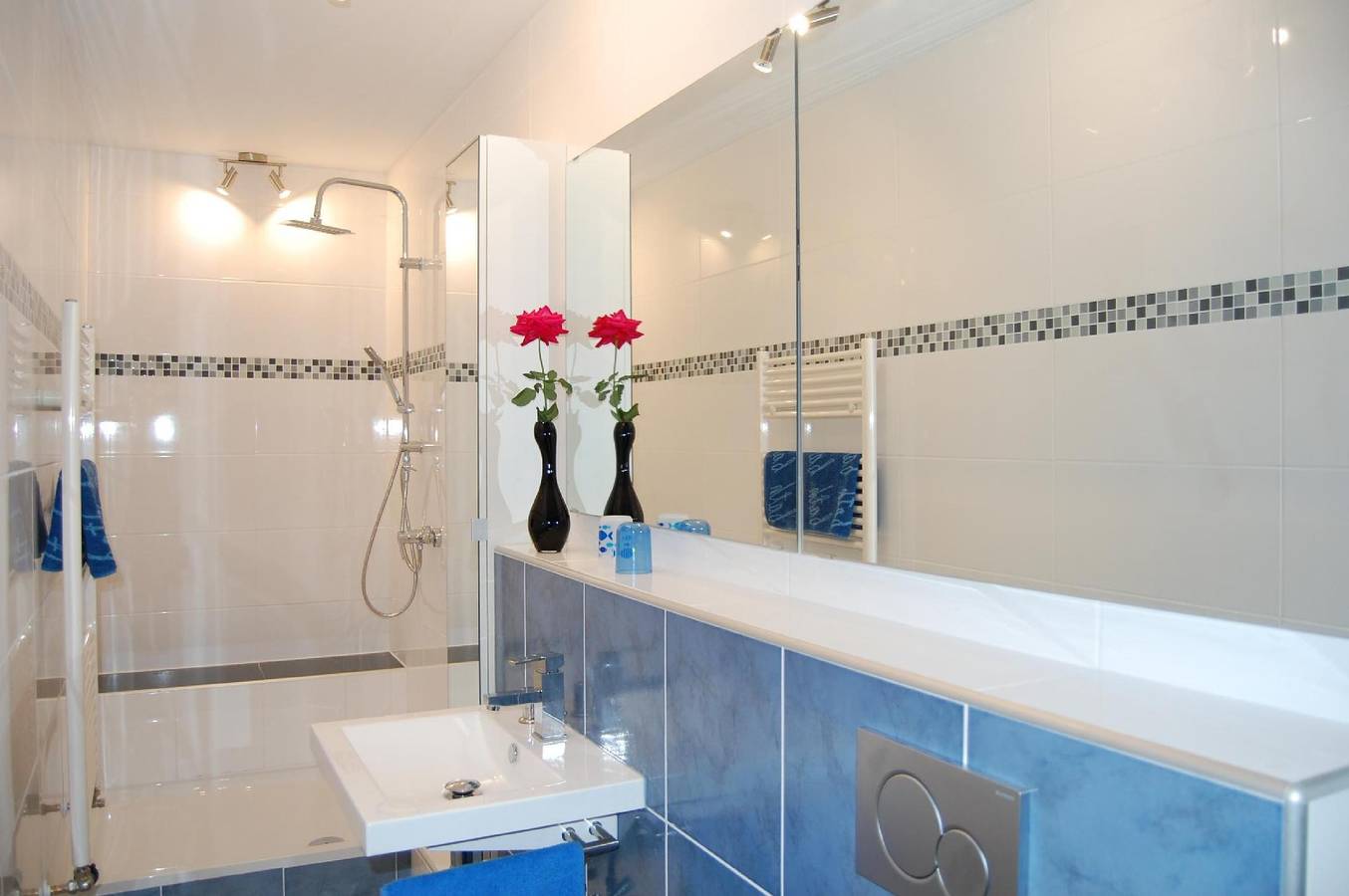 Entire holiday apartment, Ferienwohnung mit moderner Einrichtung, Duschbad und eigener Veranda in Bad Nauheim, Wetterau