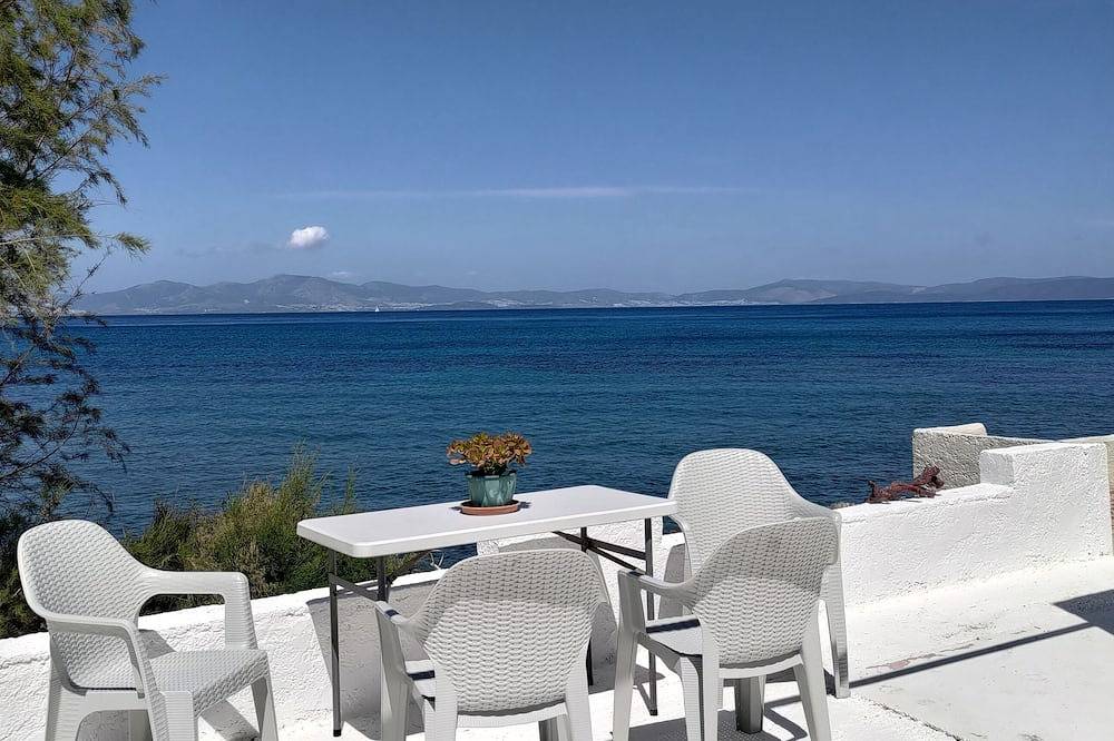 Cozy little home next to the Sea with a patio in Kos Stadt, Kos