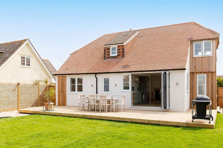 Holiday rental for 7 people, with garden, child-friendly in West Wittering