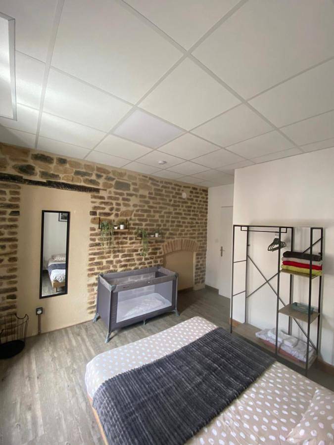 Appartement entier, Les Pichies, T2 Gloria, centre ville in Digoin, Région de Charolles