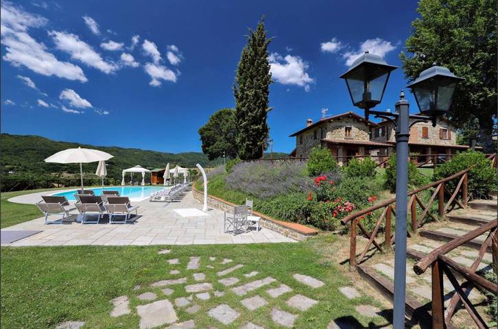 Ferienhaus für 15 Personen, mit Balkon und Terrasse sowie Garten und Pool in Castel San Niccolò