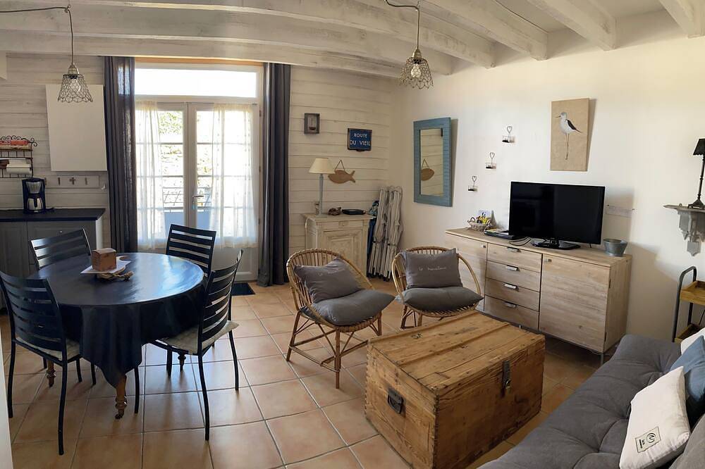 Petite maison typiquement noirmoutrine à 243 pas de la plage du vieil in Noirmoutier-en-l'Île, Noirmoutier
