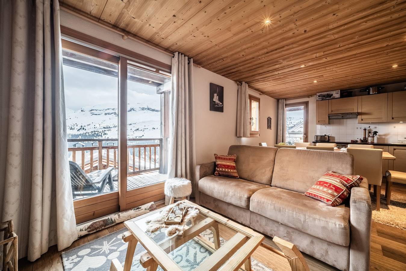 Appartement entier, Appartement "Superbe Duplex- Résidence Alpine" avec terrasse privée, balcon et Wi-Fi in Les Carroz, Arâches-la-Frasse