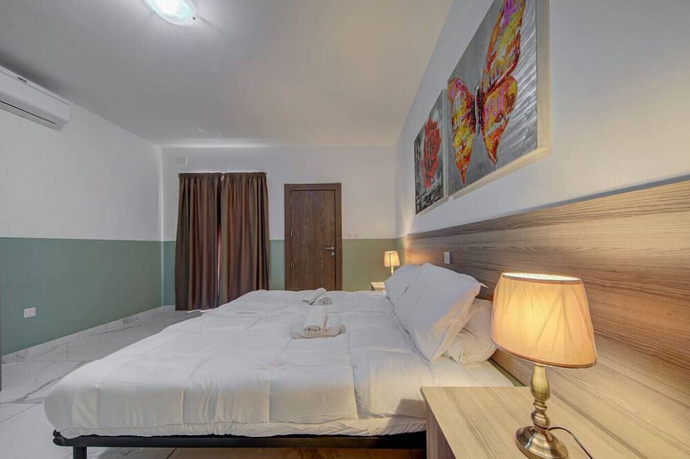 Hel lejlighed, Peaceful 4Br home with Views, Terrace, Wifi & Ac ! in Marsaskala, Malta (ø)