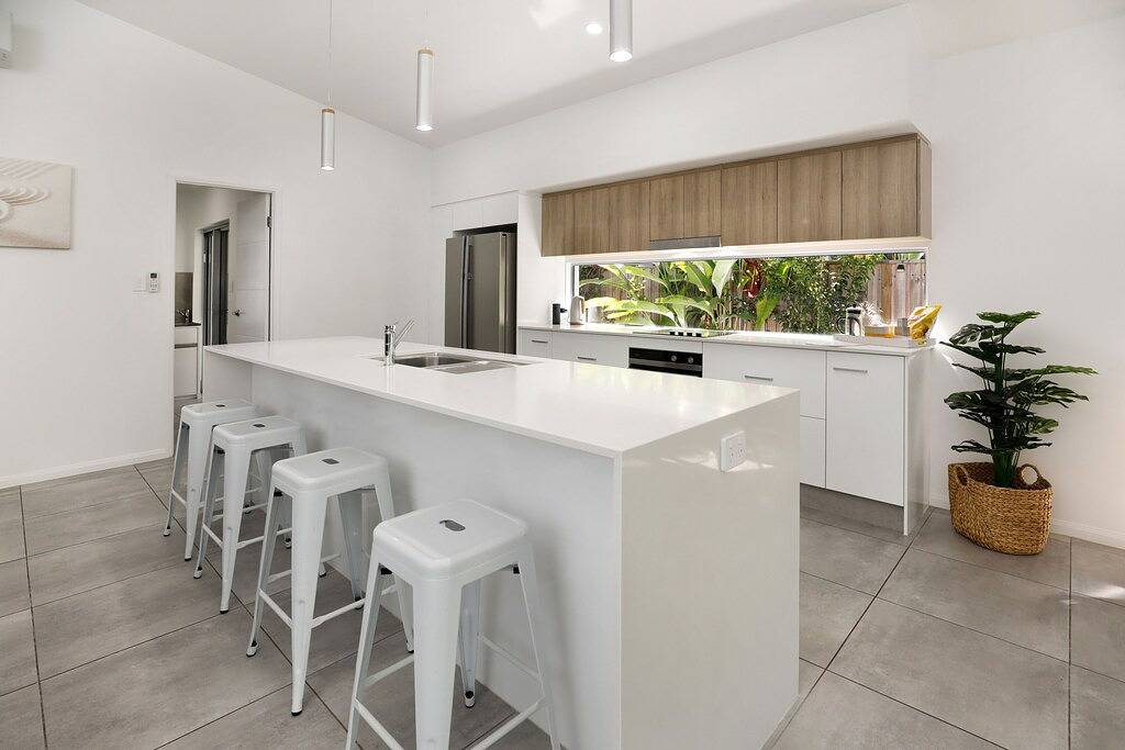 32c continuously heated pool 300m to beach Seaside@Palmcove in Palm Cove, Cairns