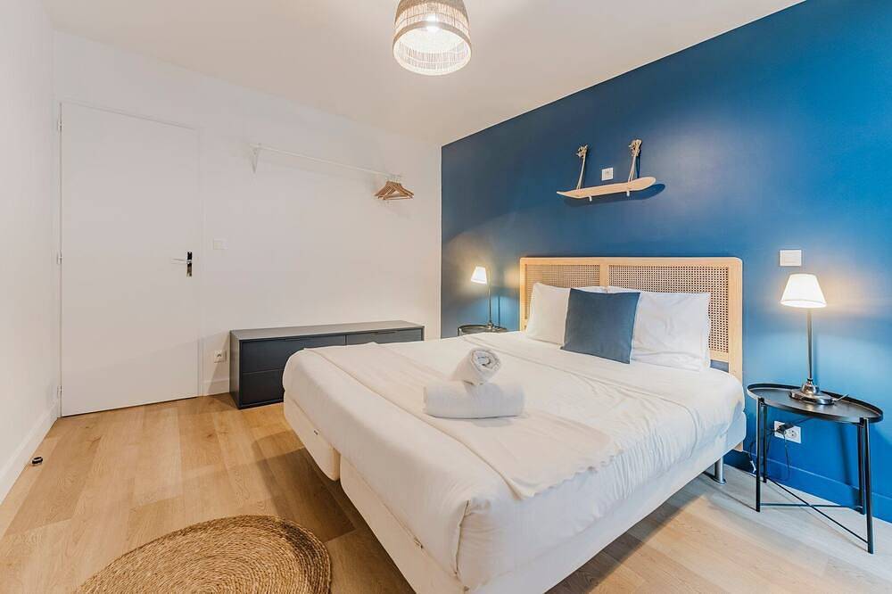 Entire apartment, Two bedrooms with balcony and parking in La Madeleine, Lille region