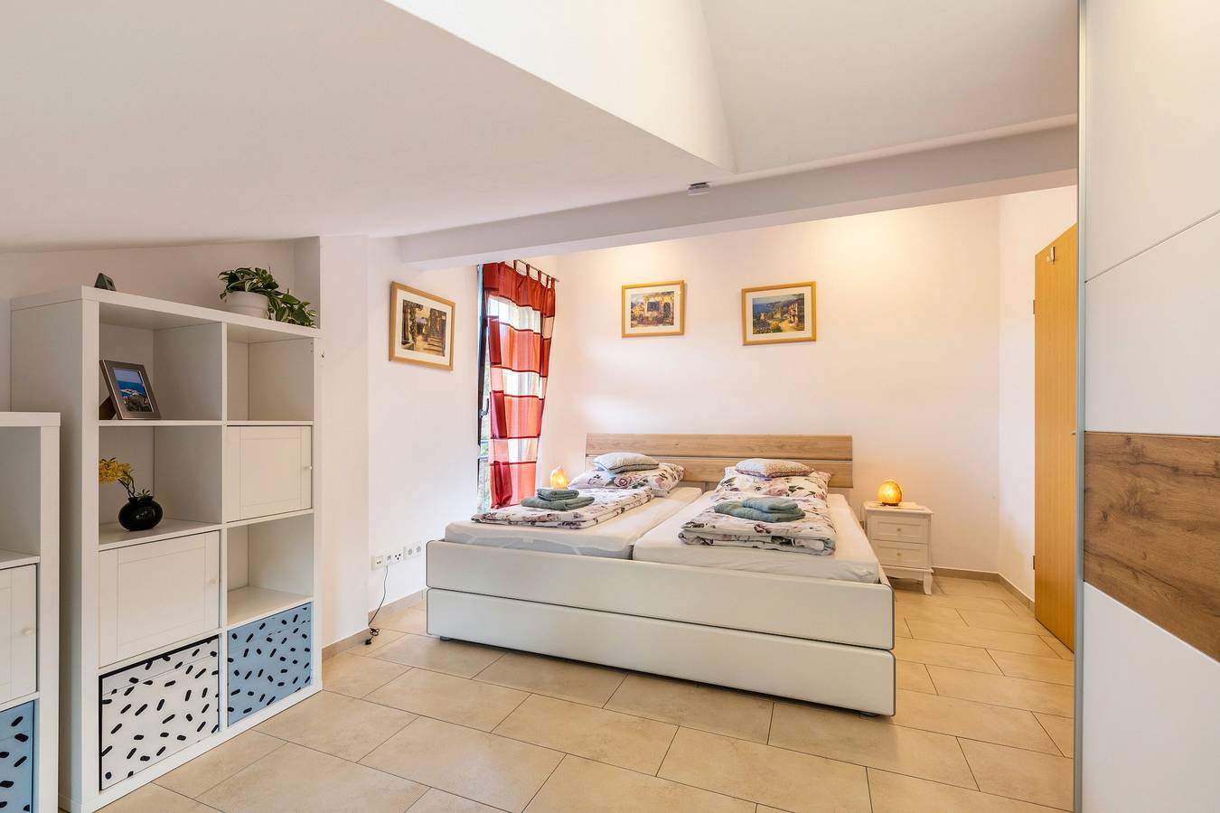 Apartamento entero, Apartamento 'Ferienwohnung Im Ittertal' con Wi-Fi in Solingen, Condado del Monte