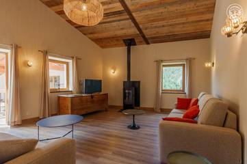 Gîte pour 12 personnes, avec balcon à Sollières-Sardières