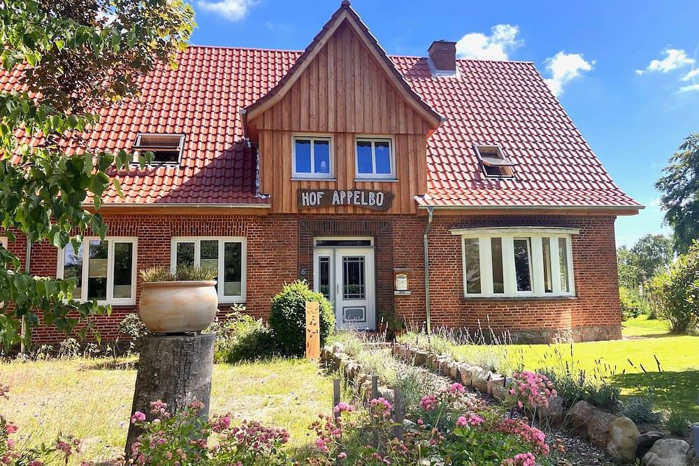 Ganze Wohnung, Ferienwohnung Gartenblick - Appelbue: Urlaub im Storchendorf in Bergenhusen, Eider-Treene-Sorge