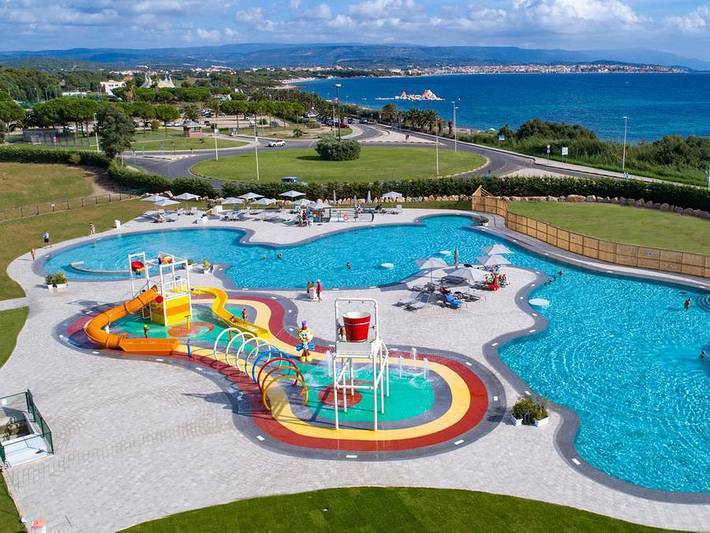 Casa vacanza per 6 persone, con Idromassaggio e Terrazza nonché Piscina per bambini e Piscina a Fertilia