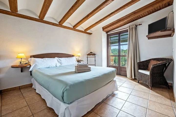 Cal Tous es una magnífica casa rural en el bonito pueblo de Rojals in Mont Blanc (Tarragona), Provincia de Tarragona