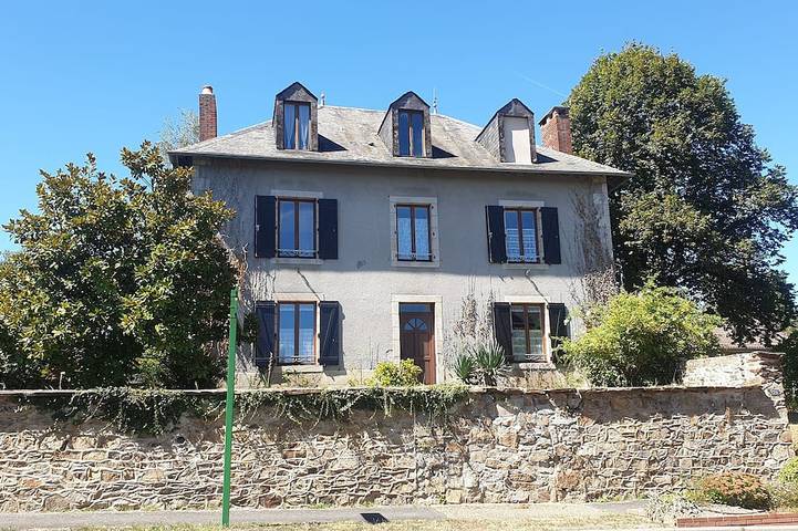 Gîte pour 6 personnes, avec terrasse et jardin dans Saint-Maurice-les-Brousses