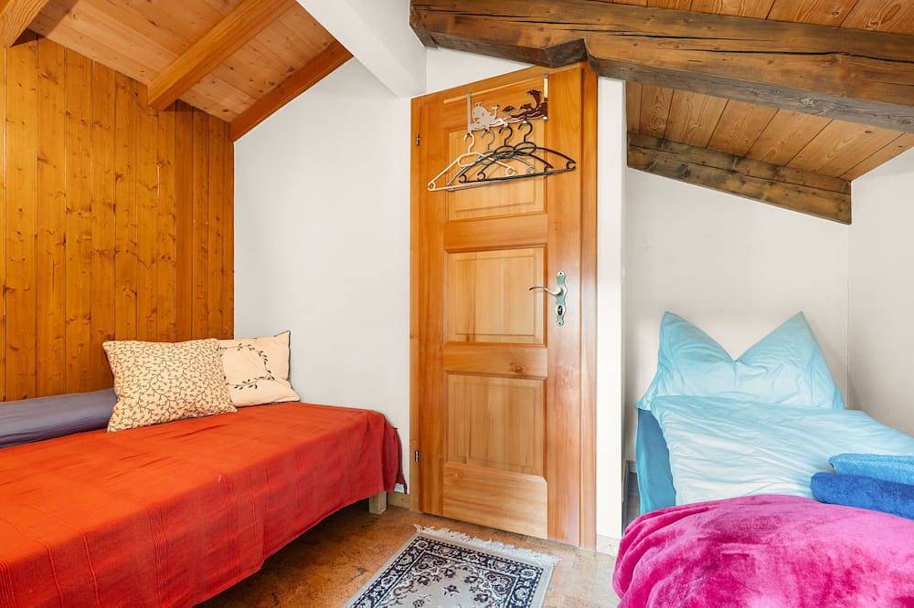 Lätthaus Rot in Täsch, Walliser Alpen