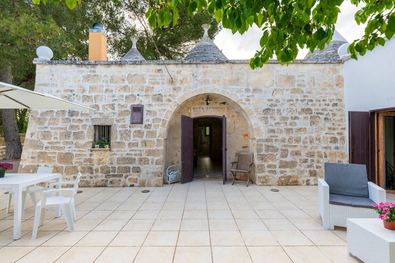Trullo 'Mele' con Giardino Privato e Aria Condizionata in Martina Franca, Provincia di Taranto