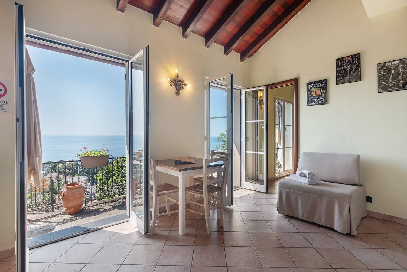 Geheel appartement, Appartement 'Le Pale - Girasole' met zeezicht, Wi-Fi en airconditioning in Bogliasco, Ligurische Kust