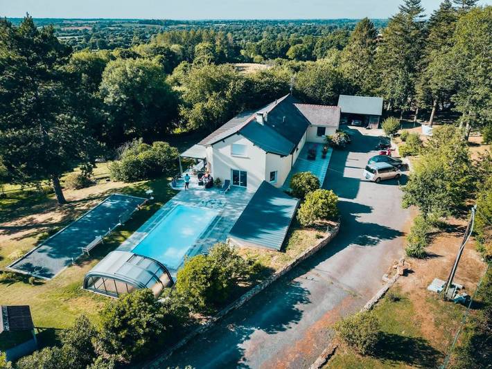 Chambre d’hôte pour 2 personnes, avec Jardin et Piscine à Agneaux