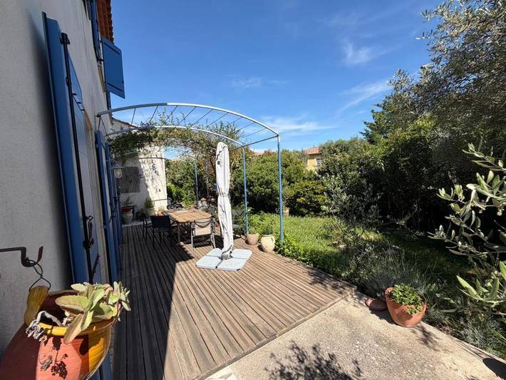 Location de vacances pour 8 personnes, avec vue ainsi que piscine et jardin à Lavérune - 3