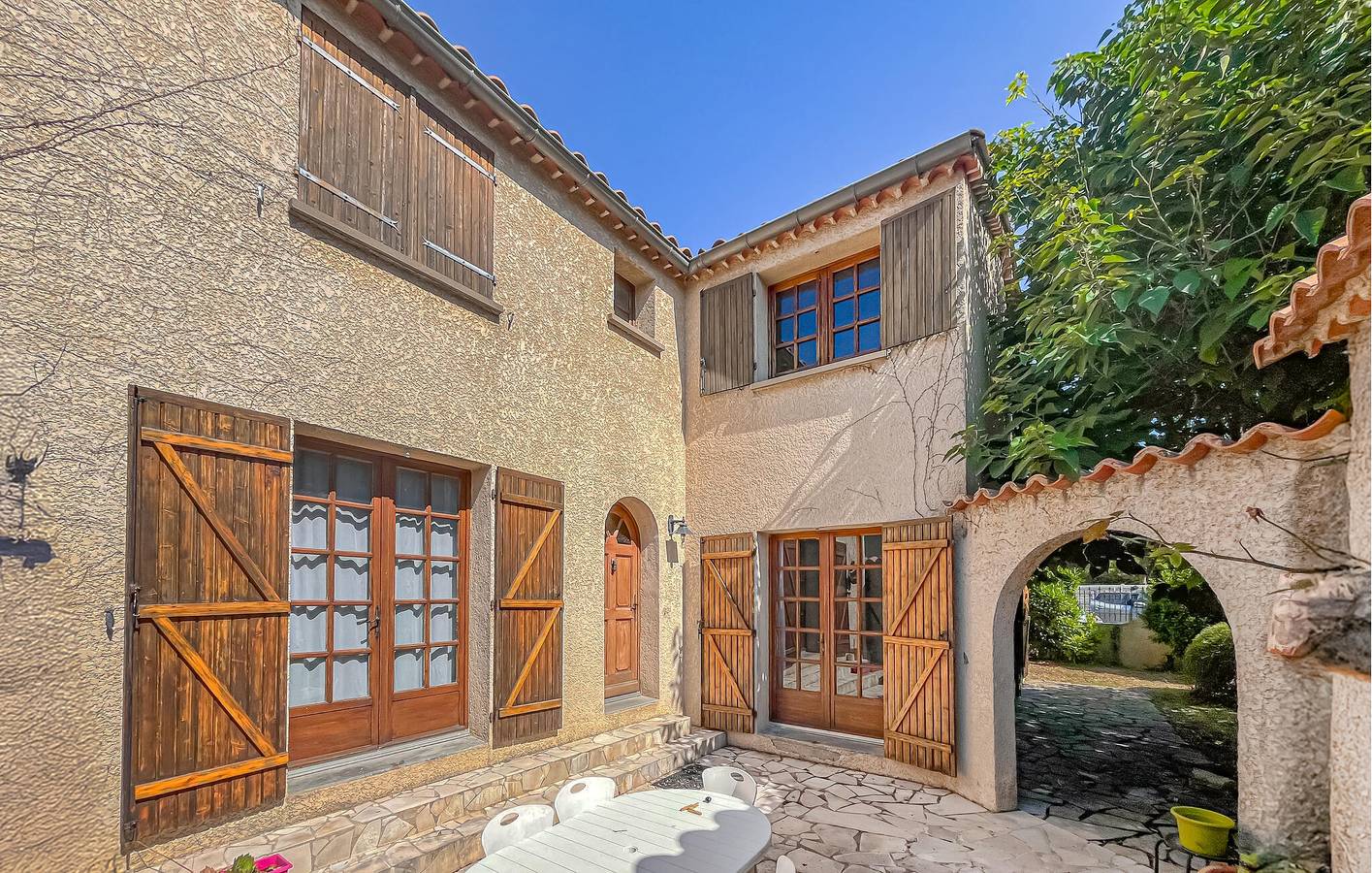 Cozy Apartment with WiFi, AC, Parking & More in Saint-Hilaire-de-Brethmas, Alès region