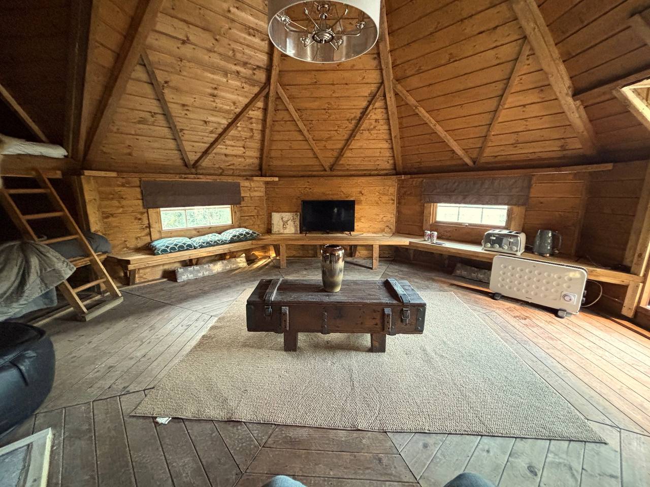 Hobbit Haven Hot Tub and Countryside Bliss in Insel Anglesey